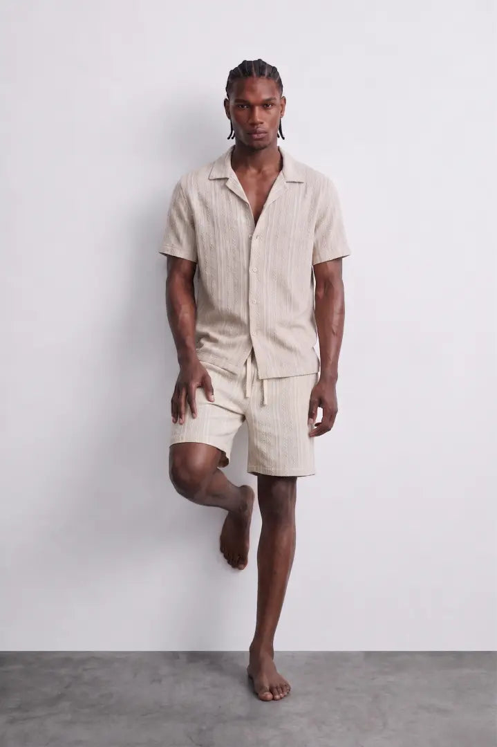 Short Homme Texturé en Maille Beige avec Cordon de Serrage – Style Casual Élégant