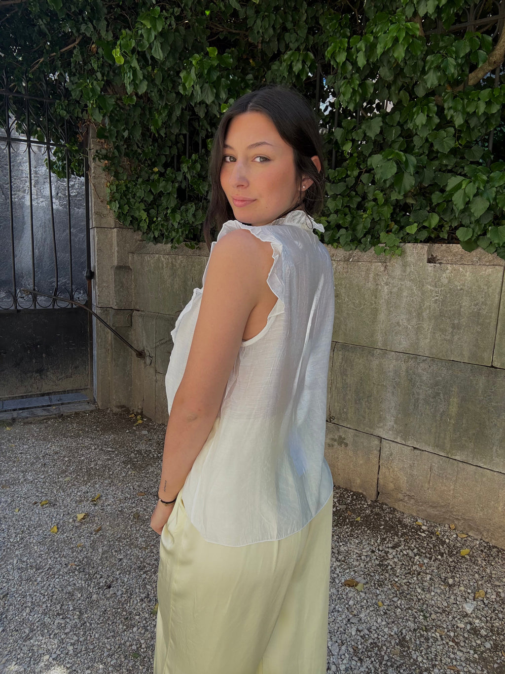 Top blanc à froufrou Menzo