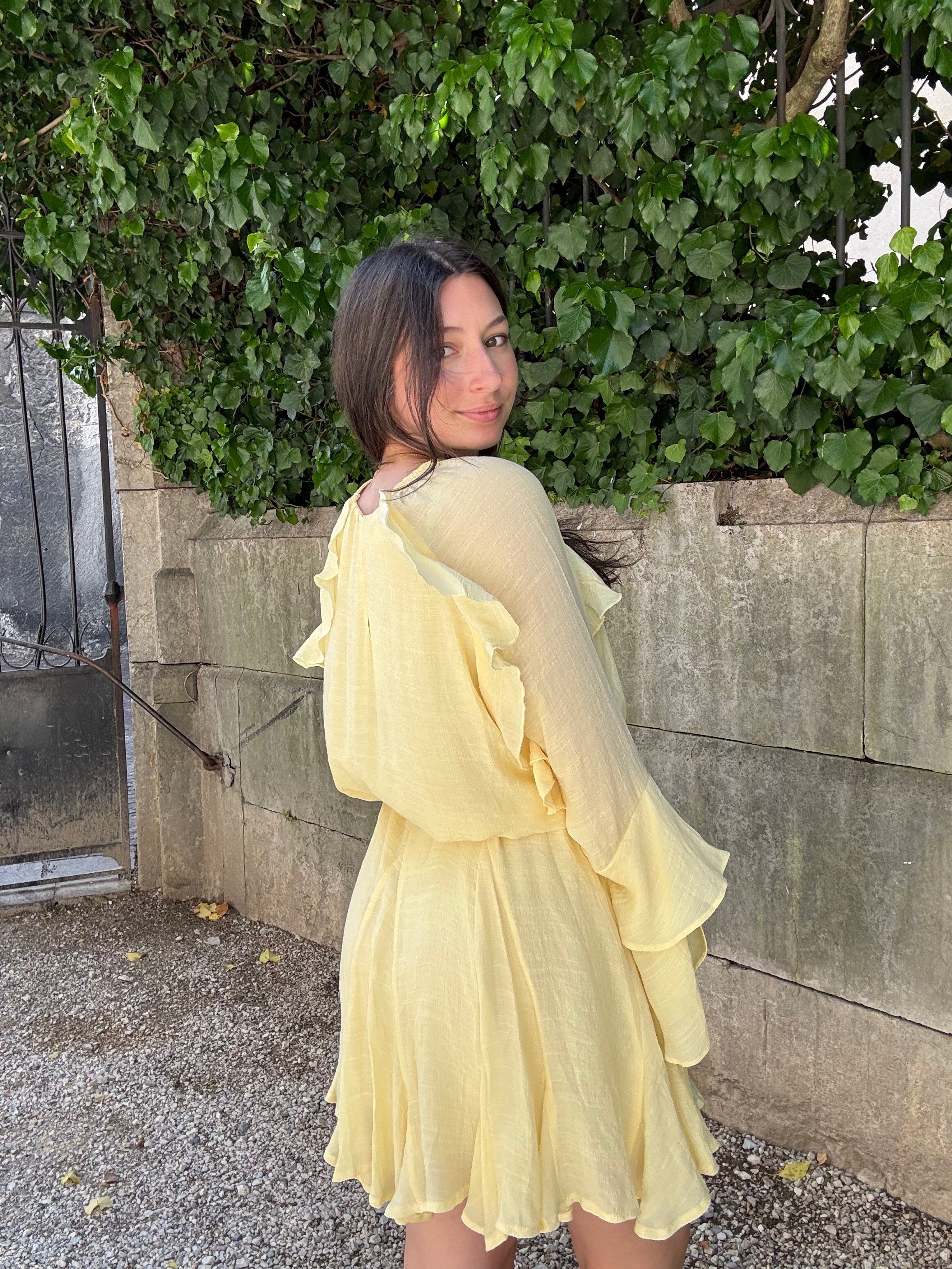 Robe courte col rond- jaune pâle Menzo
