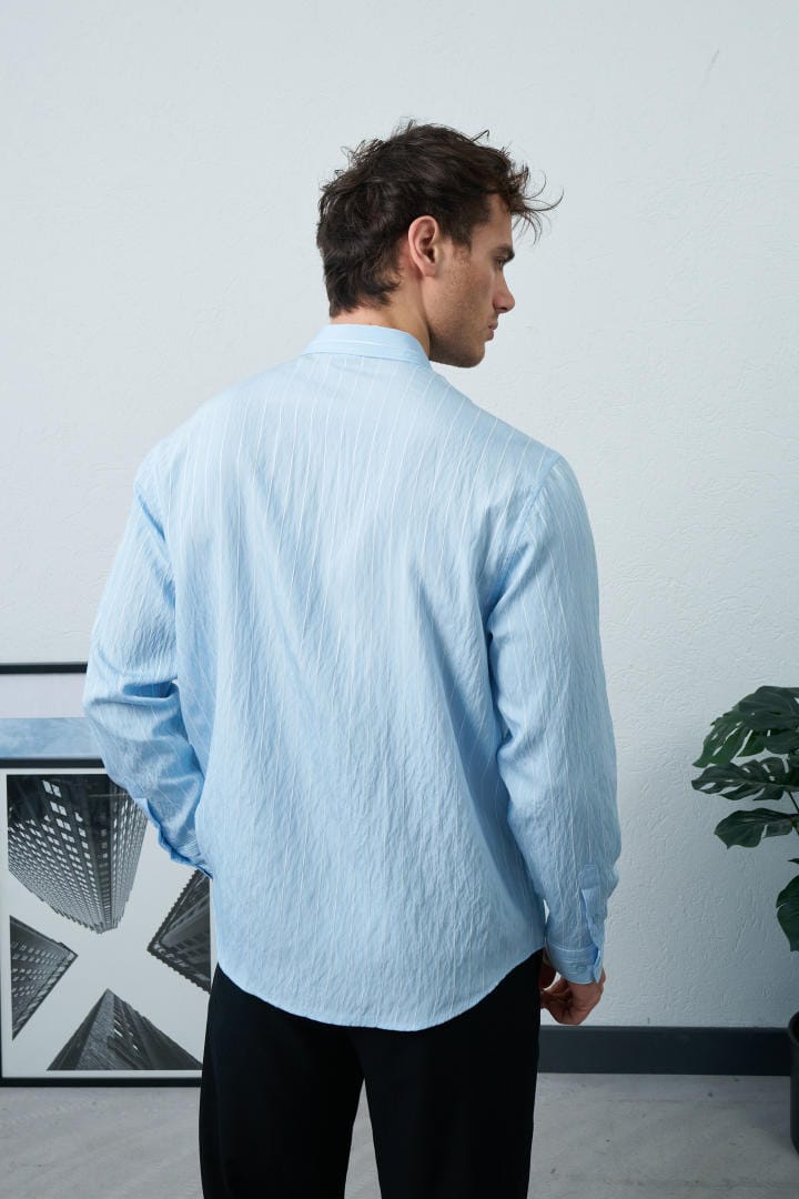 Chemise homme bleu ciel à rayures fines - coupe élégante et légère Menzo