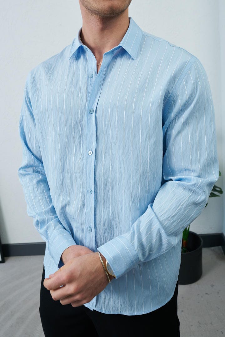 Chemise homme bleu ciel à rayures fines - coupe élégante et légère Menzo