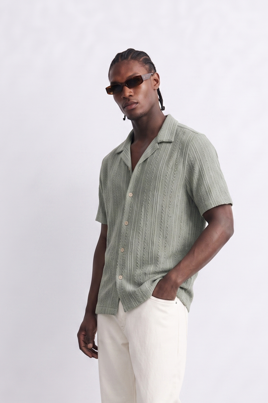 Chemise Homme Texturée Vert Sauge à Manches Courtes – Coupe Décontractée