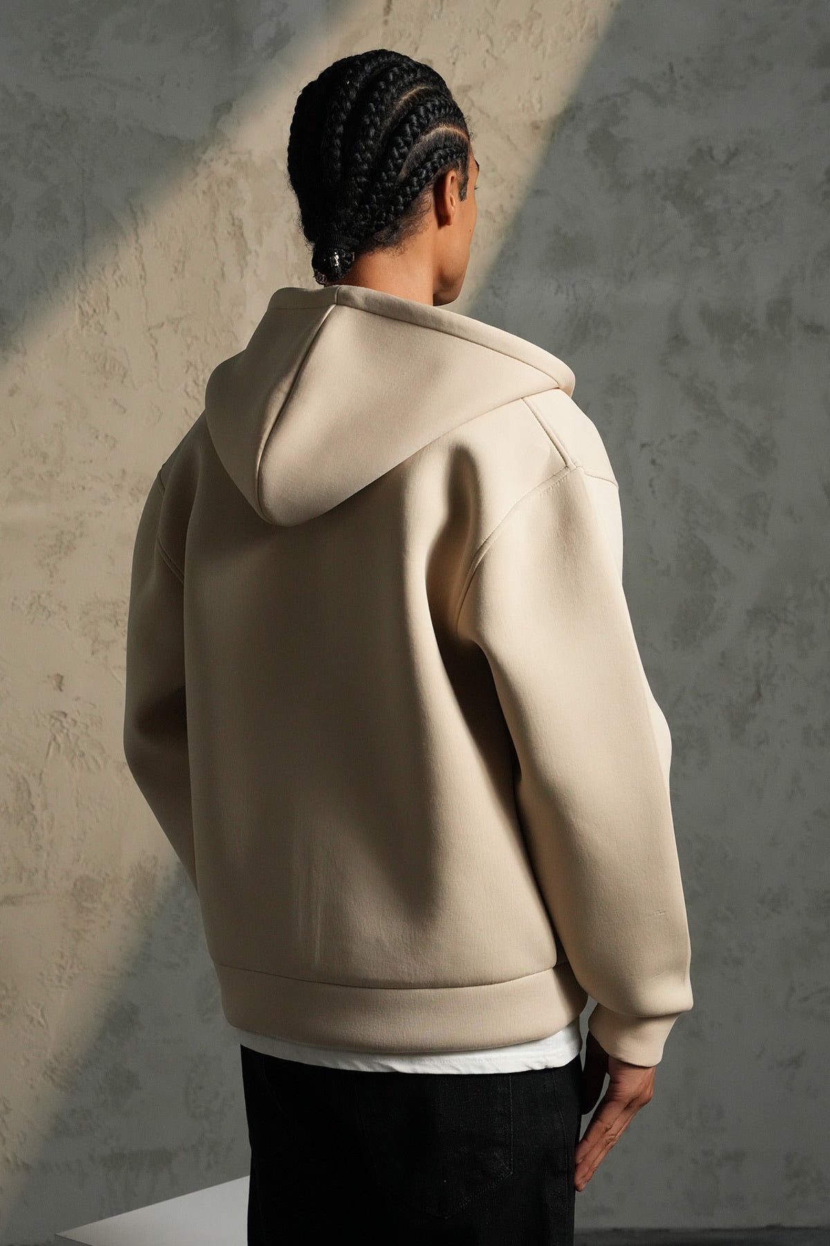Gilet à Capuche Zippé Beige Nude – Coupe Oversize Structurée