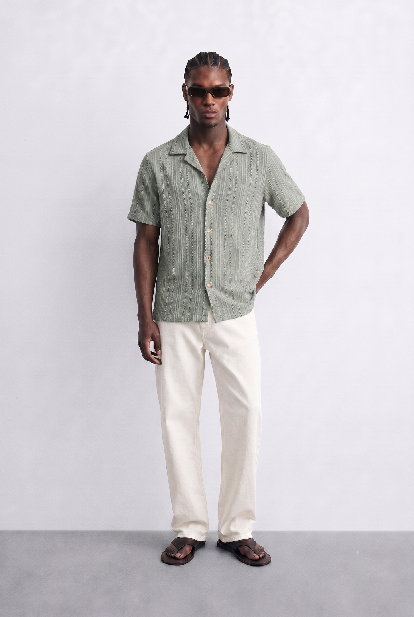 Chemise Homme Texturée Vert Sauge à Manches Courtes – Coupe Décontractée